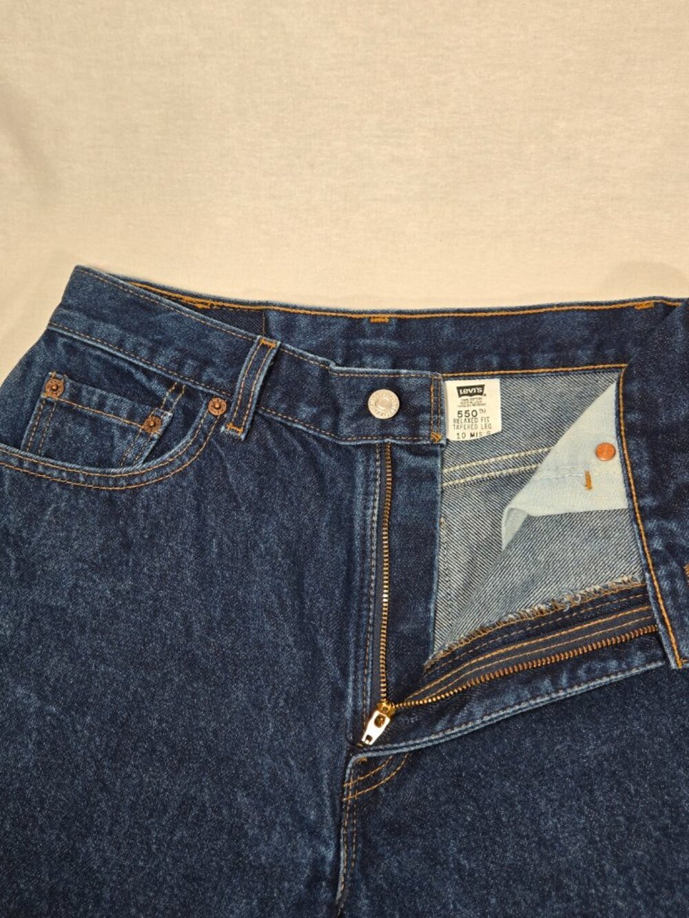 U.S.A. Vintage LEVI'S 550 High Rise Tapered Leg Iconic "Mom Jeans" Size MISS 10. - Picture 10 of 17
